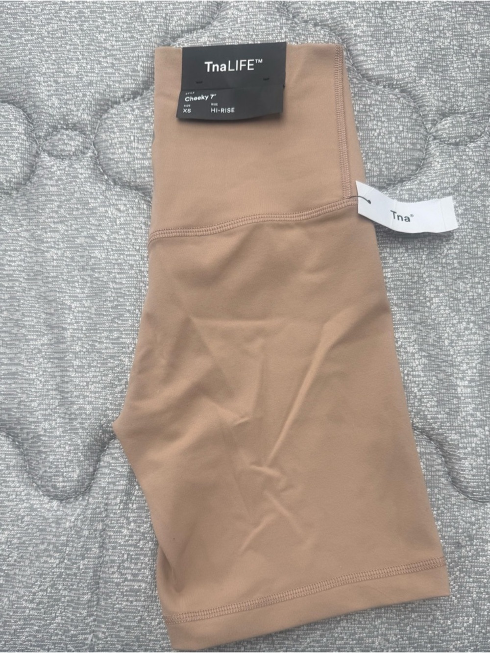 Aritzia TNALIFE Cheeky Hi-Rise 7 inches Shorts Chasm Gouffre XS New With Tags - Picture 4 of 5